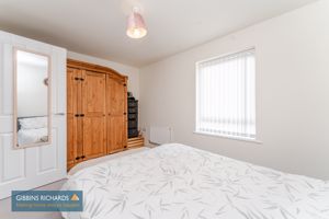 Bedroom- click for photo gallery